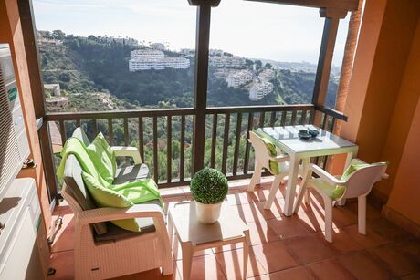 Flat for sale in Alcores de Calahonda, Mijas