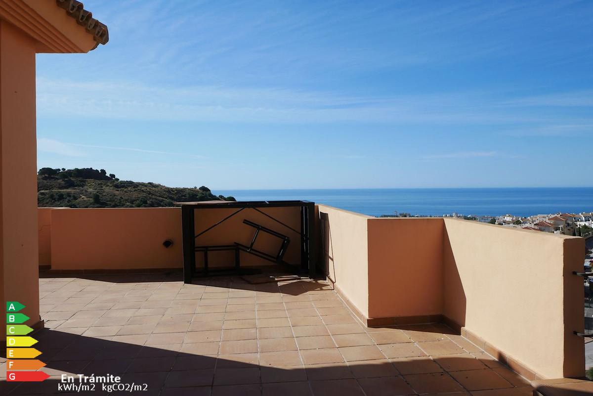 Corner apartment with views in Bellavista Hills Calahonda for sale